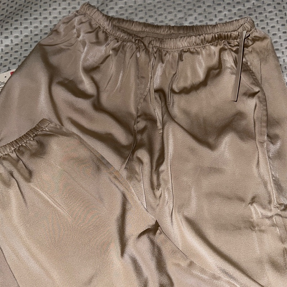 NEW UNIQLO SATIN JOGGER PANTS